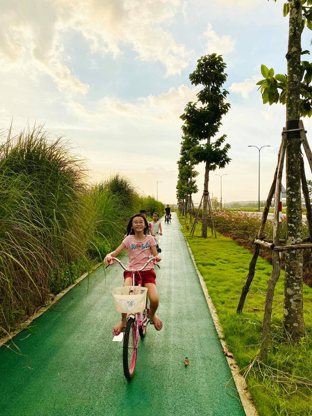 Biệt thự hạng sang của giới nhà giàu giữa lòng “thành phố vệ tinh” Sài Gòn - Ảnh 10. Biệt thự hạng sang của giới nhà giàu giữa lòng “thành phố vệ tinh” Sài Gòn - Ảnh 10.