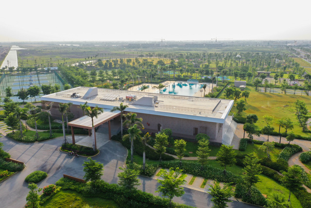 Biệt thự hạng sang của giới nhà giàu giữa lòng “thành phố vệ tinh” Sài Gòn - Ảnh 3. Biệt thự hạng sang của giới nhà giàu giữa lòng “thành phố vệ tinh” Sài Gòn - Ảnh 3.